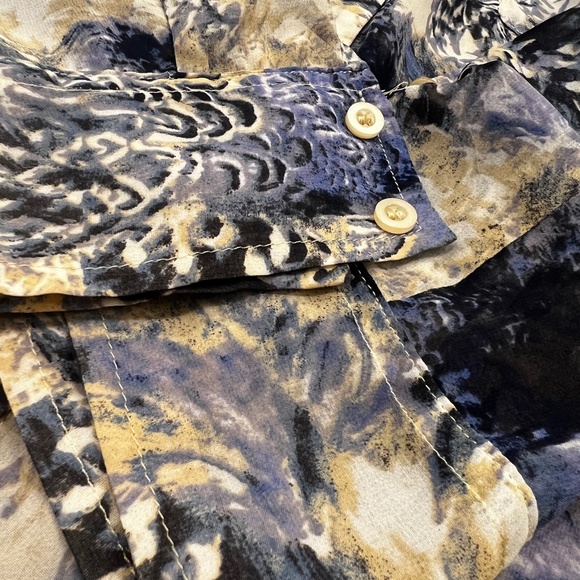 EUC ✵☽Free People☾✵ Sheer Button Down Blouse | Blue Roll Tab Animal Top | XS - Picture 9 of 15